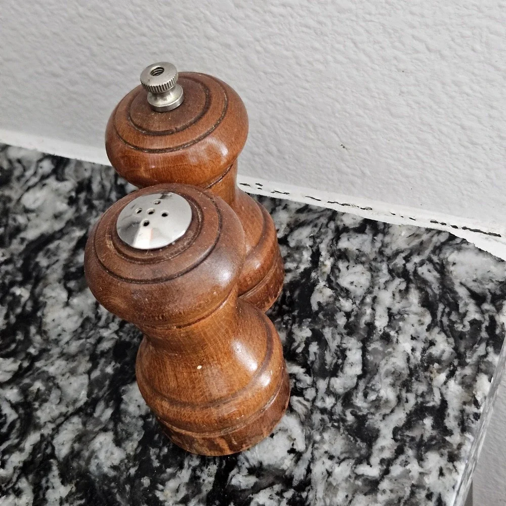 Vintage Wood Set Salt & Pepper Shakers‎ Pepper Grinder Mill
